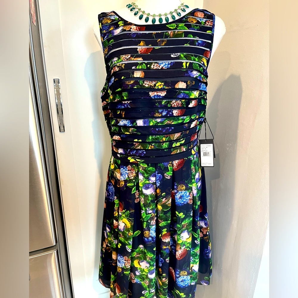 ADRIANNA Papelll nwt women’s floral printed fit and flare dress. Size 10